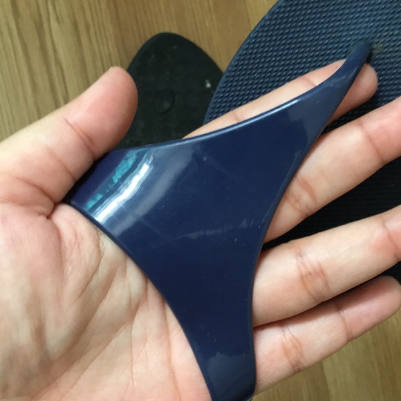 Navy blue old navy sandals - Picture 3 of 3